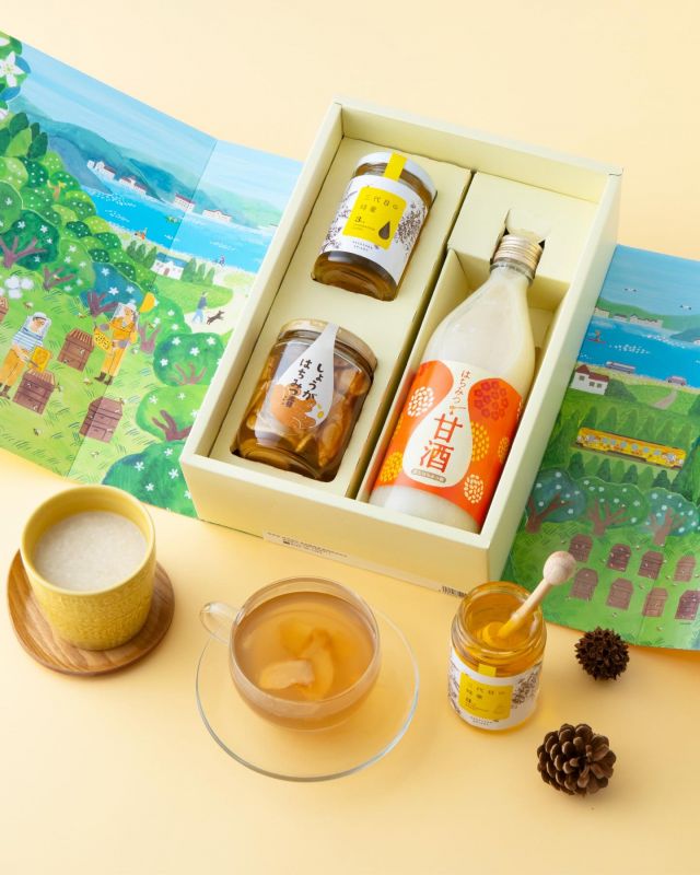 \【12/21(日)まで送料無料！】冬の特選ギフト販売中💝/

みなさま、こんにちは😊
本日は12/21(日)まで送料無料にてご用意しているギフトのご紹介です💁‍♀️

長坂養蜂場では現在、「冬の特選ギフト」を8種類ご用意しております🎁
長坂養蜂場大人気商品を贅沢に詰め込んだギフトから、寒い冬にぽっと身体をあたためてくれるギフト、風邪を引きやすい季節に身体の健康を守ってくれるギフトまで内容は盛りだくさん💛

大切な方、お世話になっている方への贈り物としてご利用いただけるギフトとなっております✨
12/21(日)まで送料無料(一部北海道/沖縄離島は送料がかかります)にて発送させていただきます🚚

WEBでご注文の際はWEBポイントが5倍になるキャンペーンも開催中ですのでお見逃しなく👀
是非ご検討くださいませ🩷

今日もぬくもりある素敵な一日になりますように😌
BEE HAPPY💫

- - - - - - - - - - - - - - - - - - - - -

🏡 長坂養蜂場 三ヶ日本店 @nagasaka_apiary
📍 静岡県浜松市浜名三ヶ日町下尾奈97-1
🈺 午前9：30～午後5：00
📆 毎週水曜・第2火曜定休
🅿️ 無料80台分あり

- - - - - - - - - - - - - - - - - - - - -
.
.
#長坂養蜂場 #養蜂場 #静岡 #浜松 #冬の特選ギフト